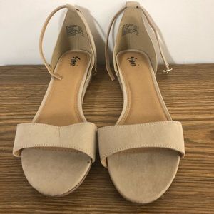 Low wedge sandals